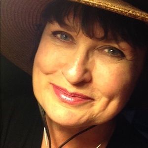 Meet your Posher, Angela m